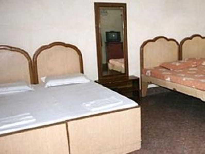 Kelson Dx With Parking, 2mins From Metro Station Near Railway Station Nova Deli