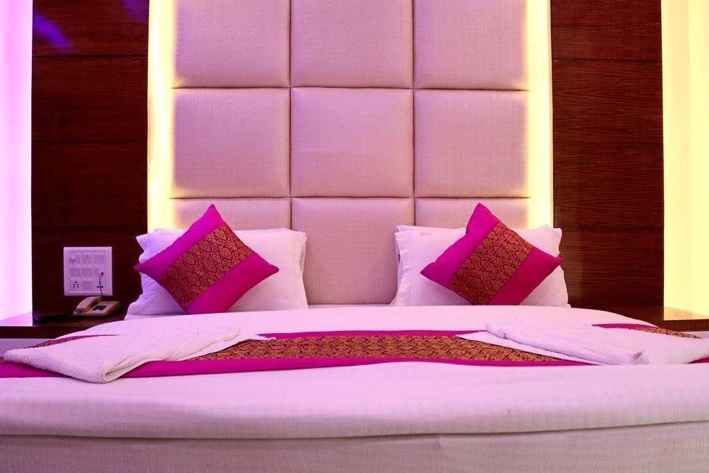 Hindustan- By Backpackers Heaven *