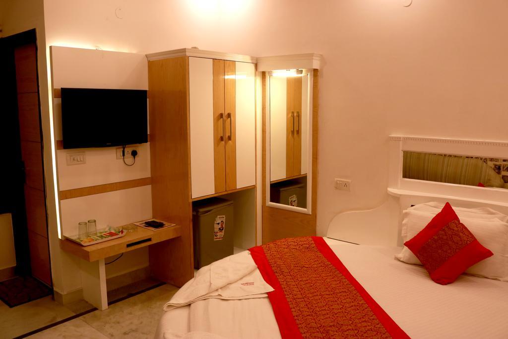 Hindustan- By Backpackers Heaven *