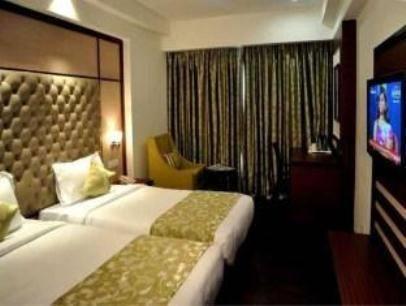 Mint Oodles 2 Mins To Nehru Enclave Metro Hotel