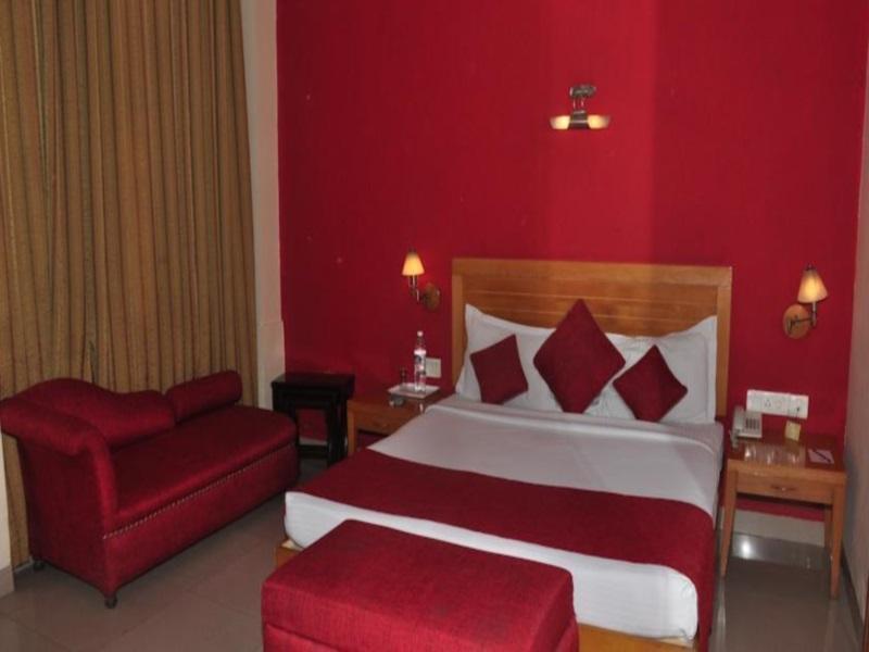 The Corus 3* New Delhi