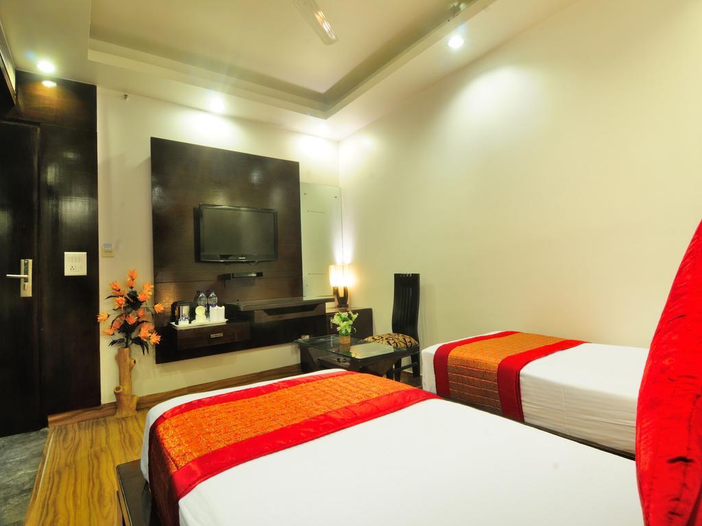 Elegance Hotel New Delhi
