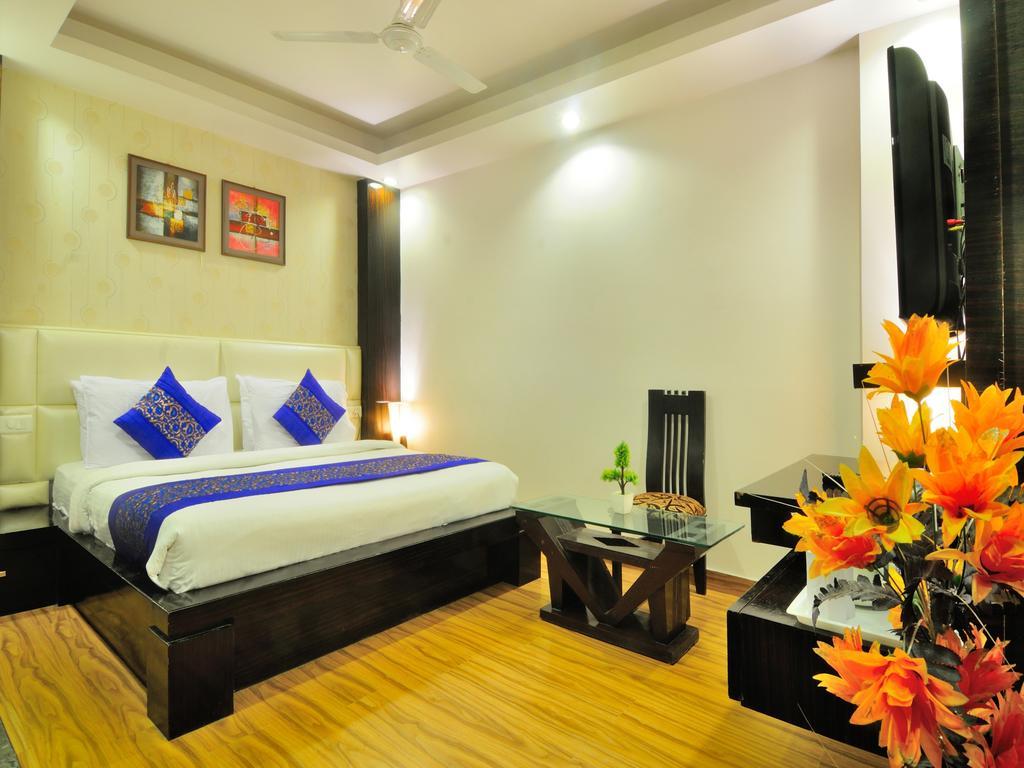Elegance Hotel 3*