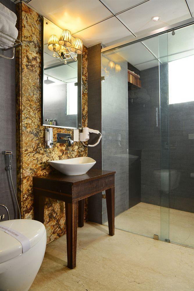 Staybook Hotel Uppal International Hotel