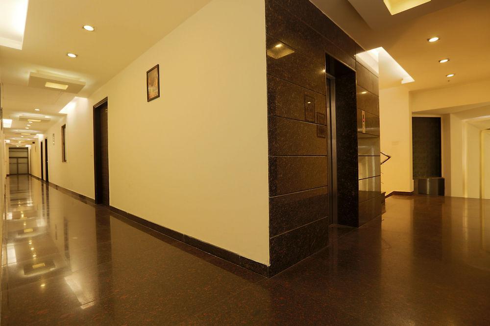 Fabhotel Transit Delhi Airport Mahipalpur 3*
