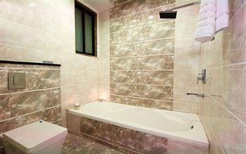 Hotel Fabhotel Transit Delhi Airport Mahipalpur New Delhi