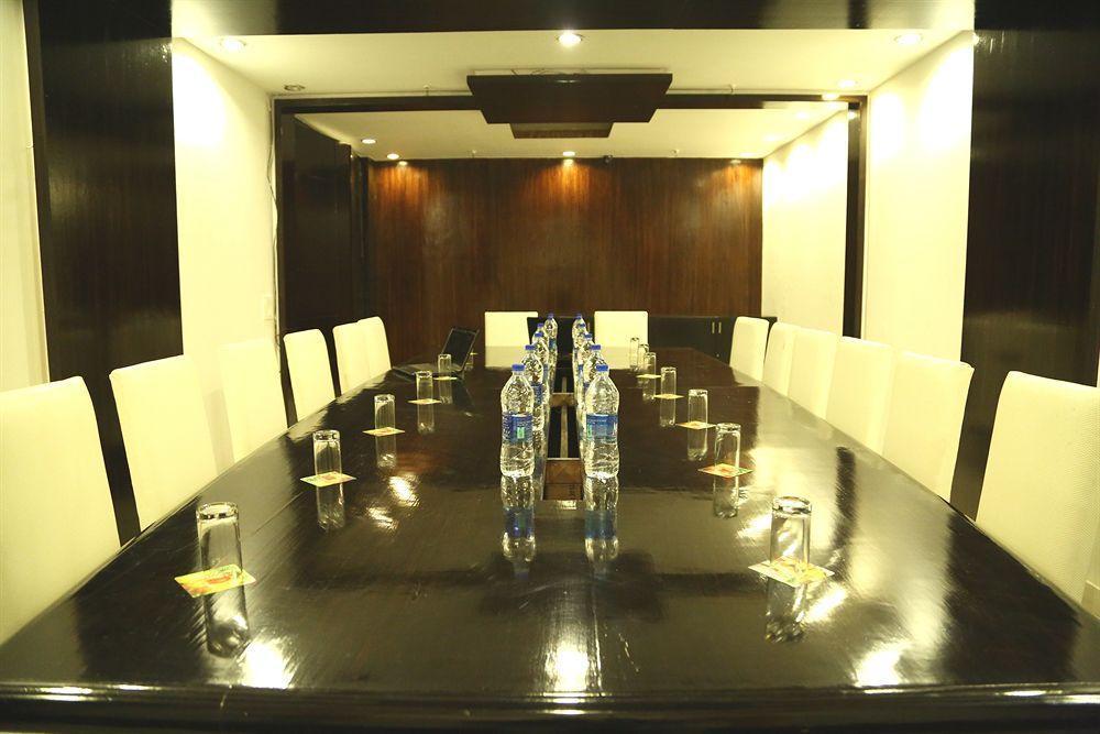 Elegance Hotel New Delhi