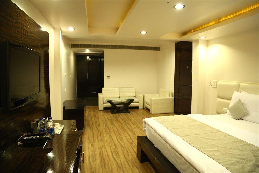 Hotel Elegance New Delhi