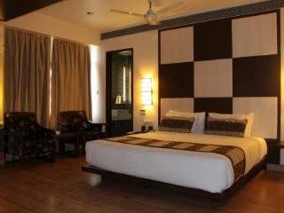 Hotel O Metro Height's Near Nangloi Railway Metro Station