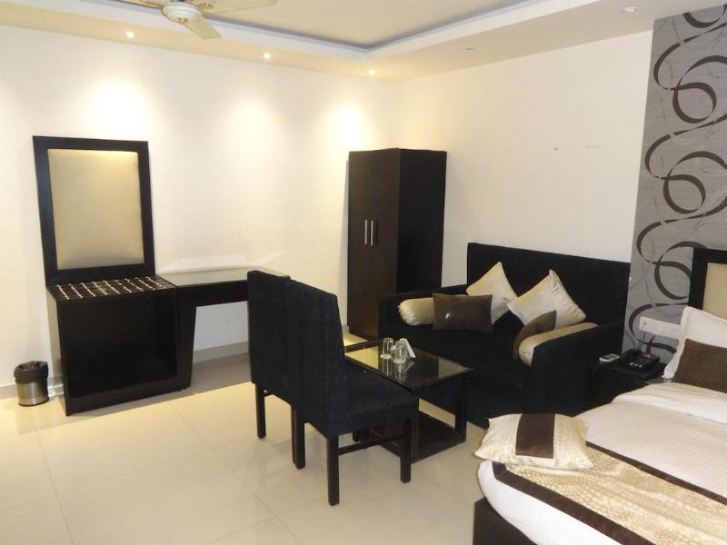 B Continental Hotel 3*