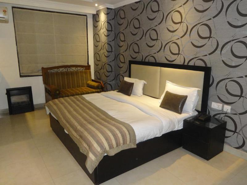 B Continental Delhi (National Capital Territory of India)