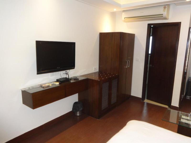 B Continental Hotel 3*