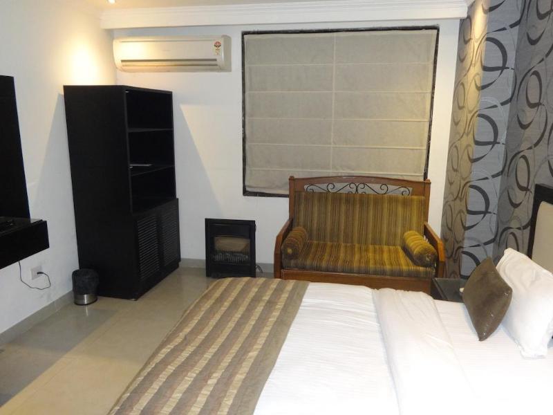 B Continental Delhi (National Capital Territory of India)