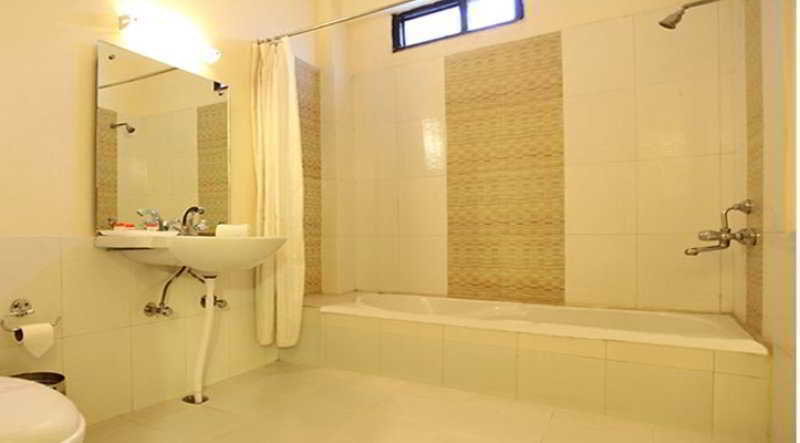 Hotel Fabexpress Grand Shoba