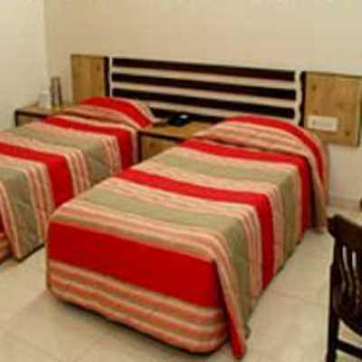 Hotel Capital O 2382 White House Continental