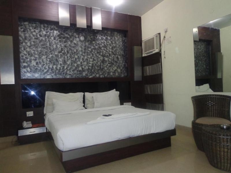 Cartel Palace 2*