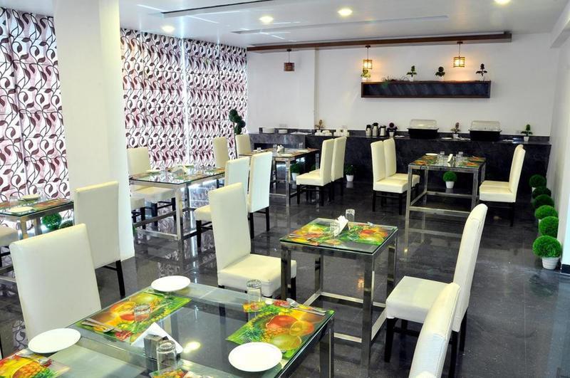 Elegance Hotel New Delhi