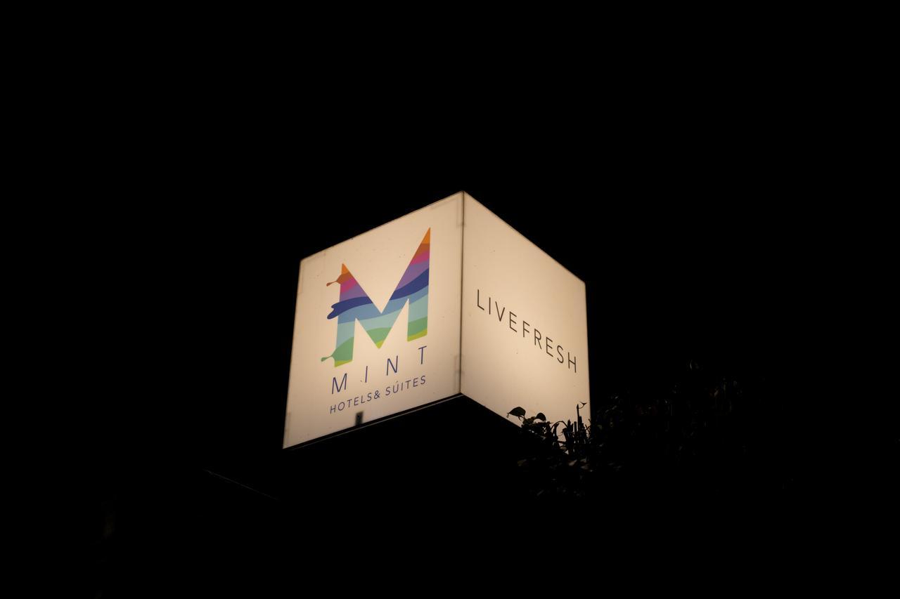 Mint Oodles 2 Mins To Nehru Enclave Metro Hotel