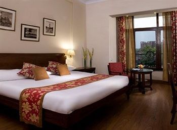 Broadway Hotel