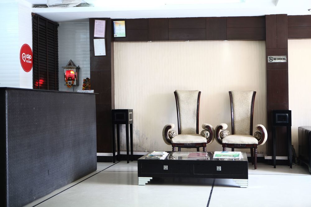 Oyo Premium Jasola Apollo 3* New Delhi