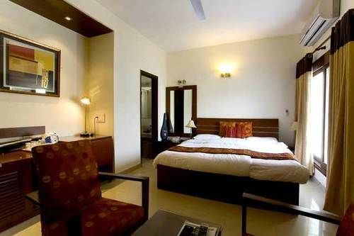 Ahuja Residency Golf Links Hotel 3*