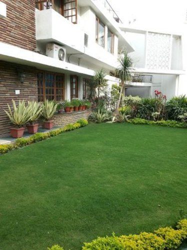Ahuja Residency Golf Links 3* New Delhi