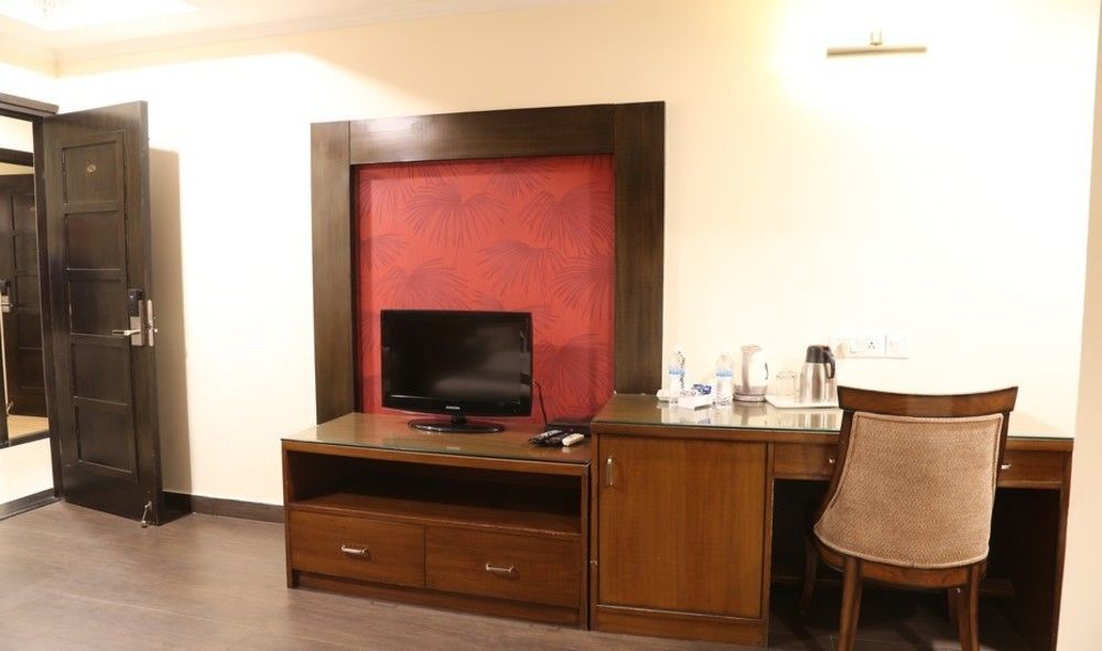 Hotel Chirag Residency
