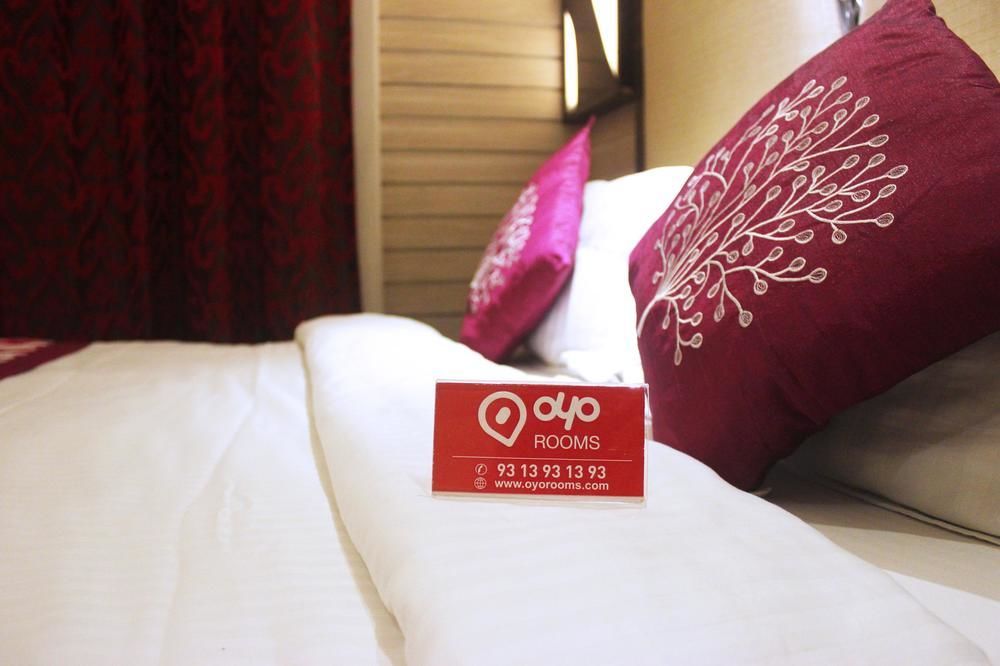 Oyo Near Jhandewalan Metro Hotel 3*