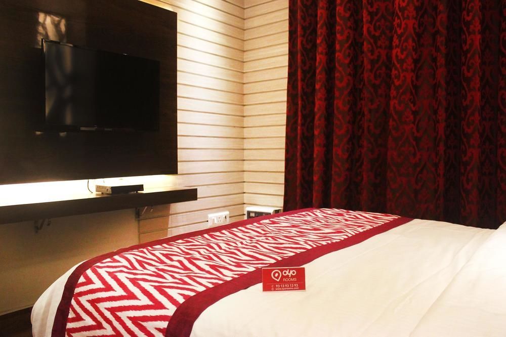 Oyo Near Jhandewalan Metro 3* Delhi (National Capital Territory of India)