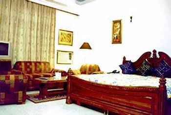 Hotel Pablas International, New Delhi, Near Metro