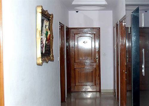 Pablas International, New Delhi, Near Metro 3*