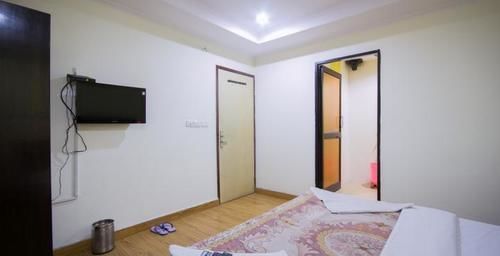 Airport Hotel 3*
