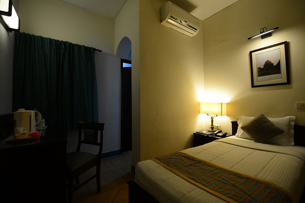 Home@f37 Kailash Colony Metro New Delhi