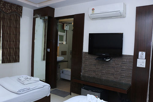 High 5 Land Delhi (National Capital Territory of India)