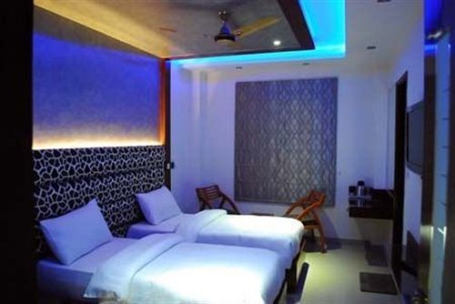 Fortuner Karol Bagh Just 1 Km From New Railway Station Delhi (National Capital Territory of India)