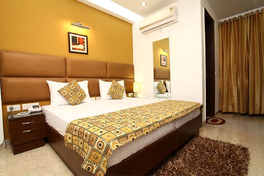 Hotel S & B East - Patel Nagar Nova Deli