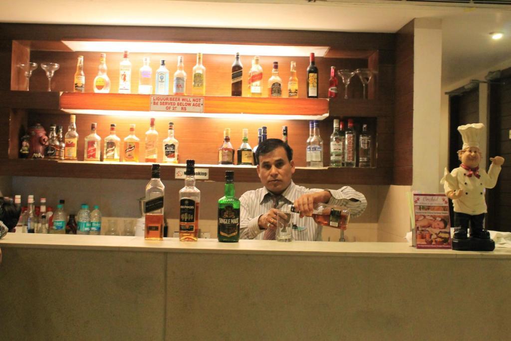 Apra International Hotel 3*
