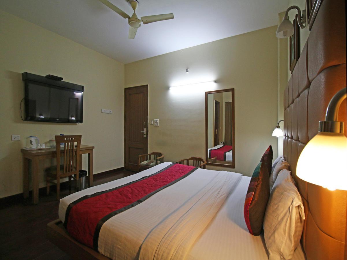 Oscar - Hauz Khas