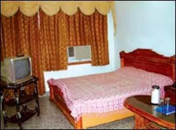Hotel Bharat Palace 3*