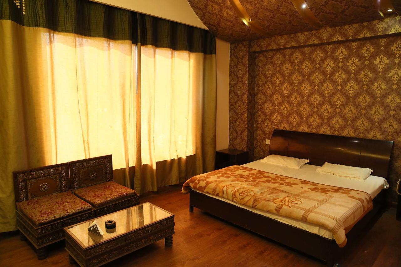 Resort Sydney Grand & Narela