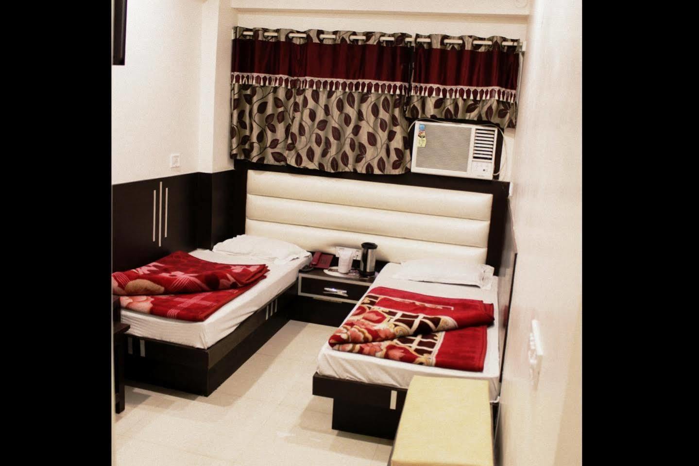Peace Point - 1 Min Walking Distance From Station Hotel