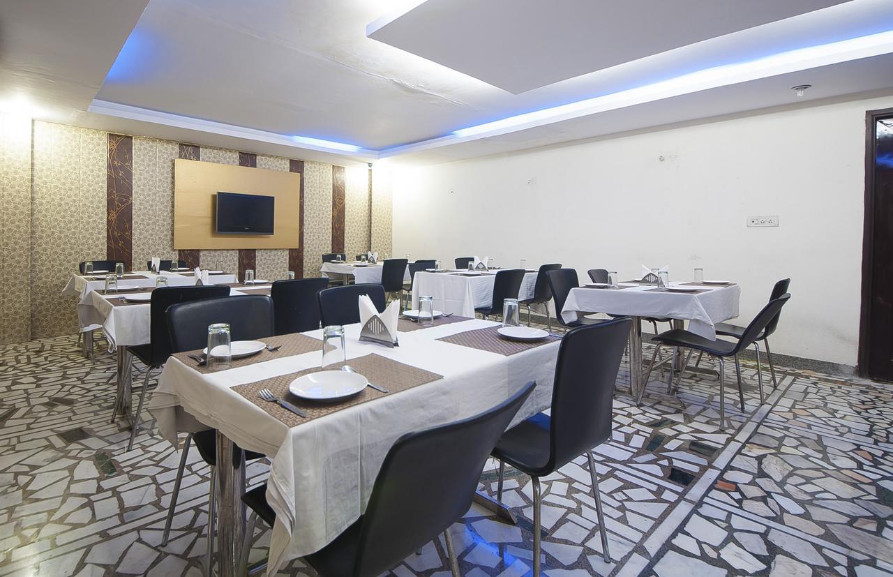 Hotel Apra International 3*