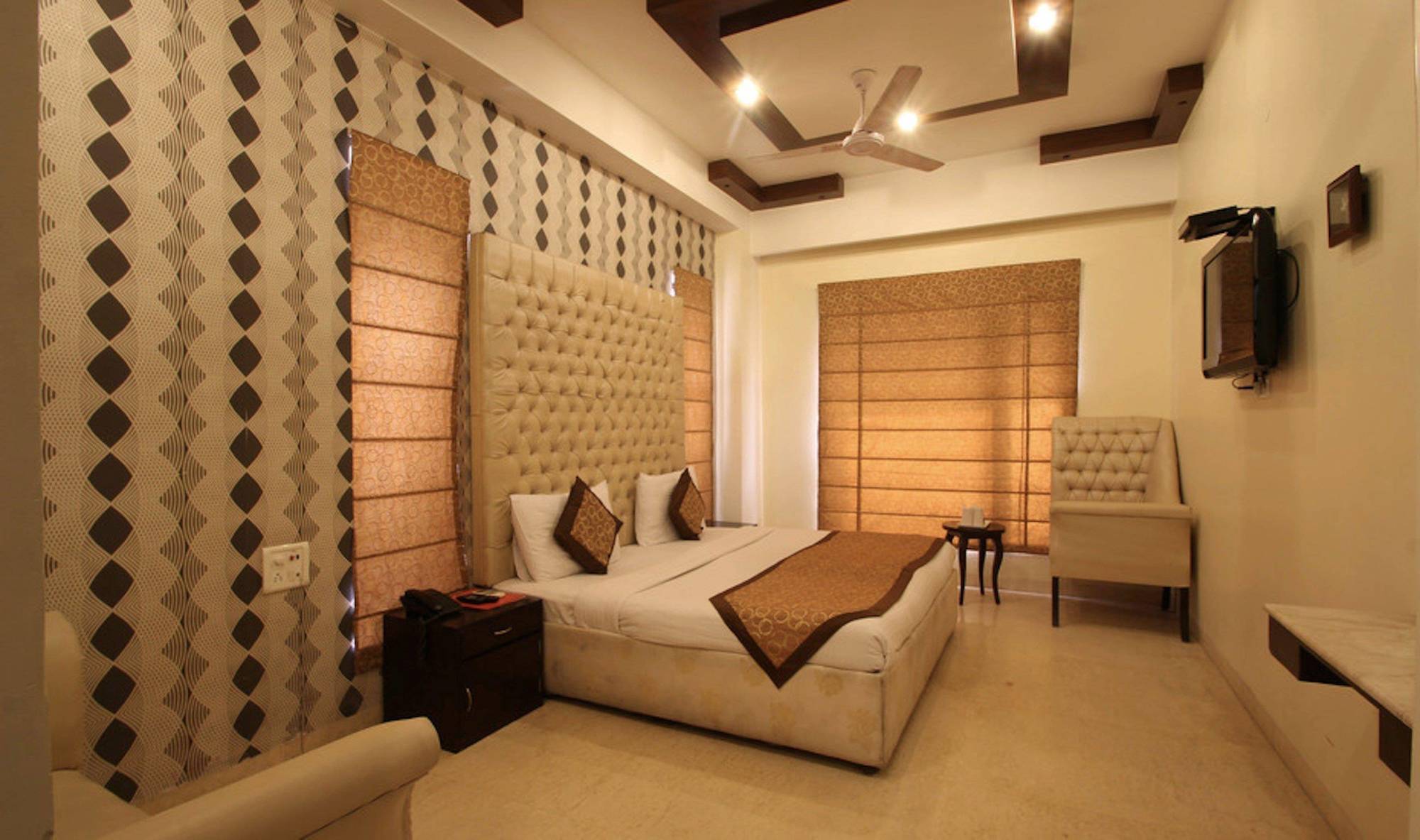 China Town Hotel 3*