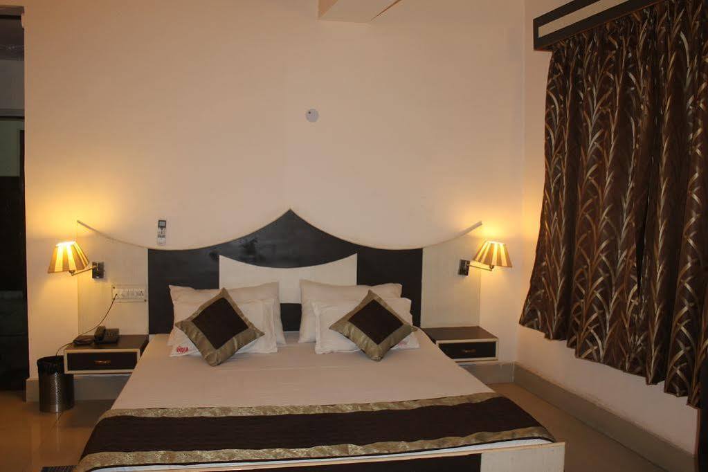 Hotel Fabhotel India International Near Railway Station 3*