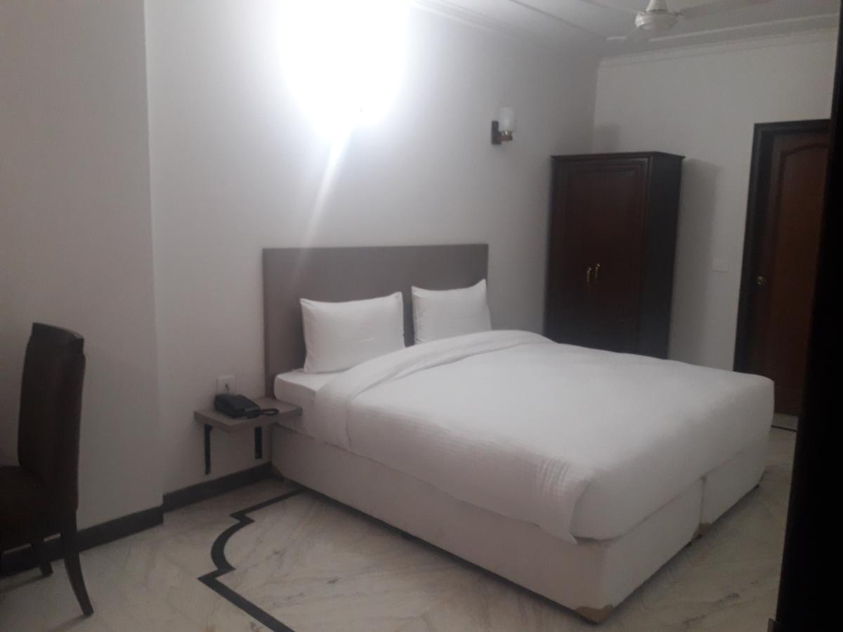 Lords Hotel