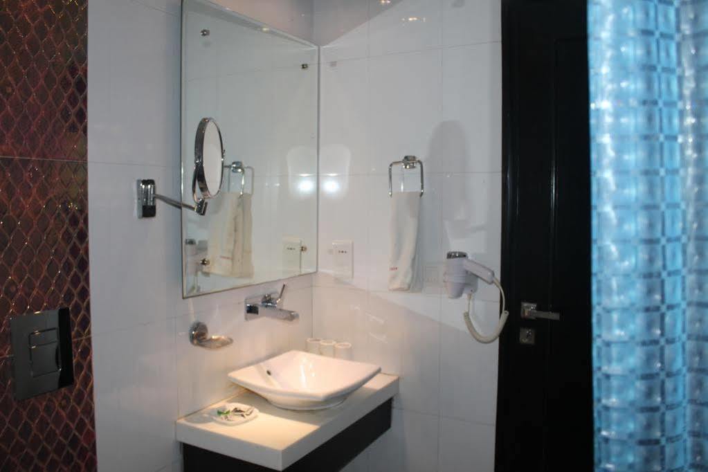 Hotel Omega Residency 3*