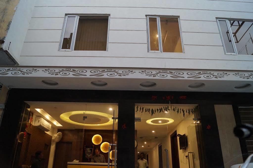 Hotel Omega Residency
