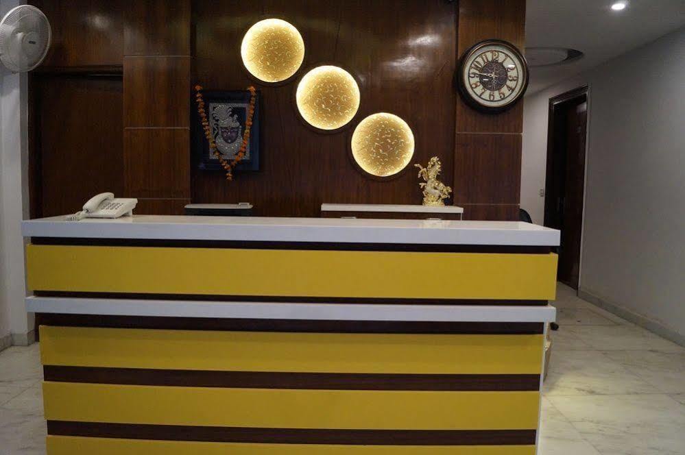 Omega Residency Hotel 3*