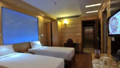 Hotel Emarald, 3*