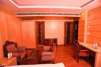 Hotel Emarald, Nova Deli